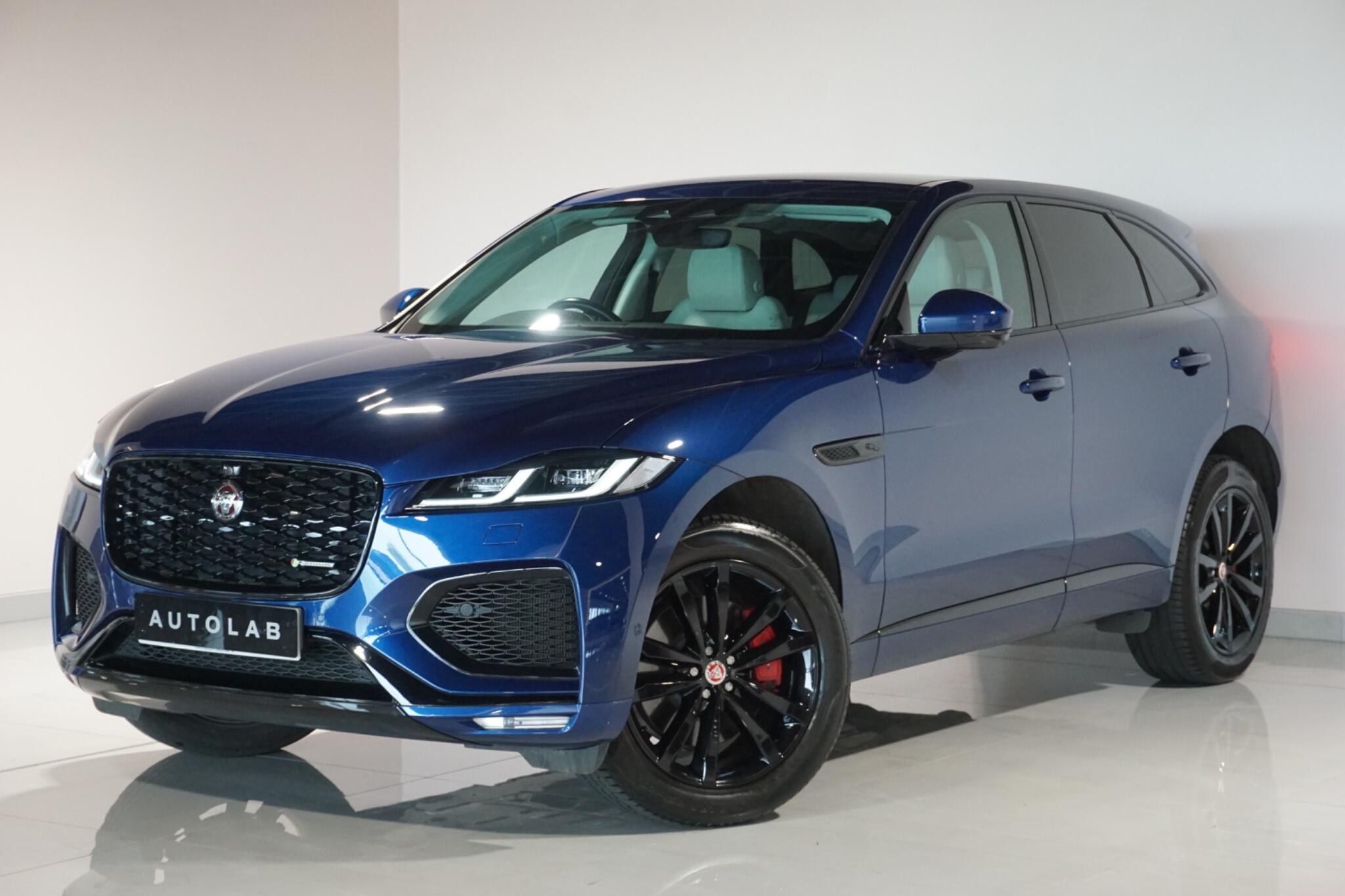 Jaguar F-PACE 3.0 D300 MHEV R-Dynamic SE SUV 5dr Diesel Auto AWD Euro 6 (s/s) (300 ps)
